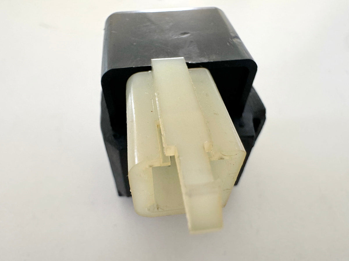 Honda CBR 900 SC28 Relais CF322 für Benzinpumpe original Kraftstoffpumpe 92-95