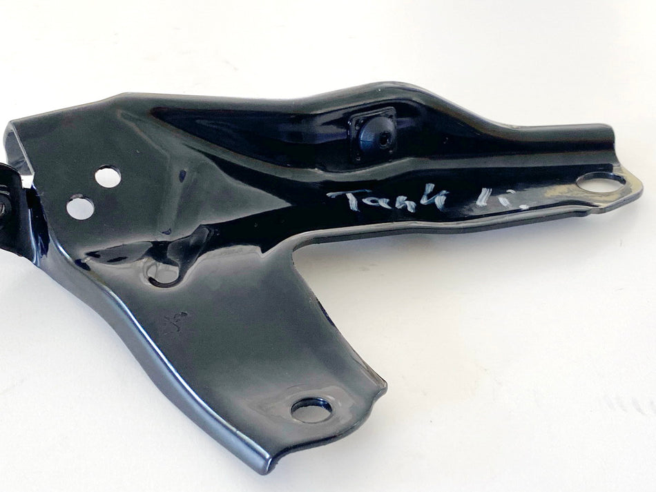 HUSQVARNA Vitpilen HQV 401 Halterung Tank links Halter Träger Strebe Halteblech