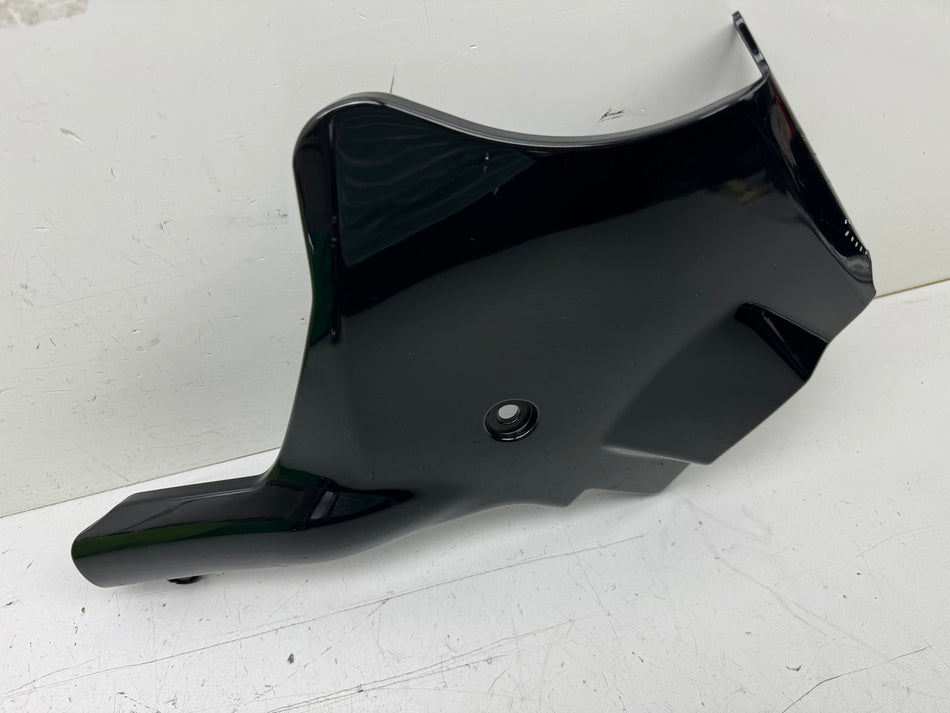 SUZUKI VLR 1800 T WVCT C 1800R Verkleidung Lenkkopf rechts Abdeckung Rahmen Cover