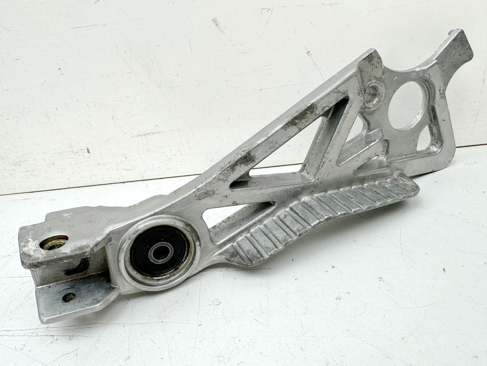 YAMAHA FZX 750 2MU (2JE) Footrest plate rear right footrest bracket pillion