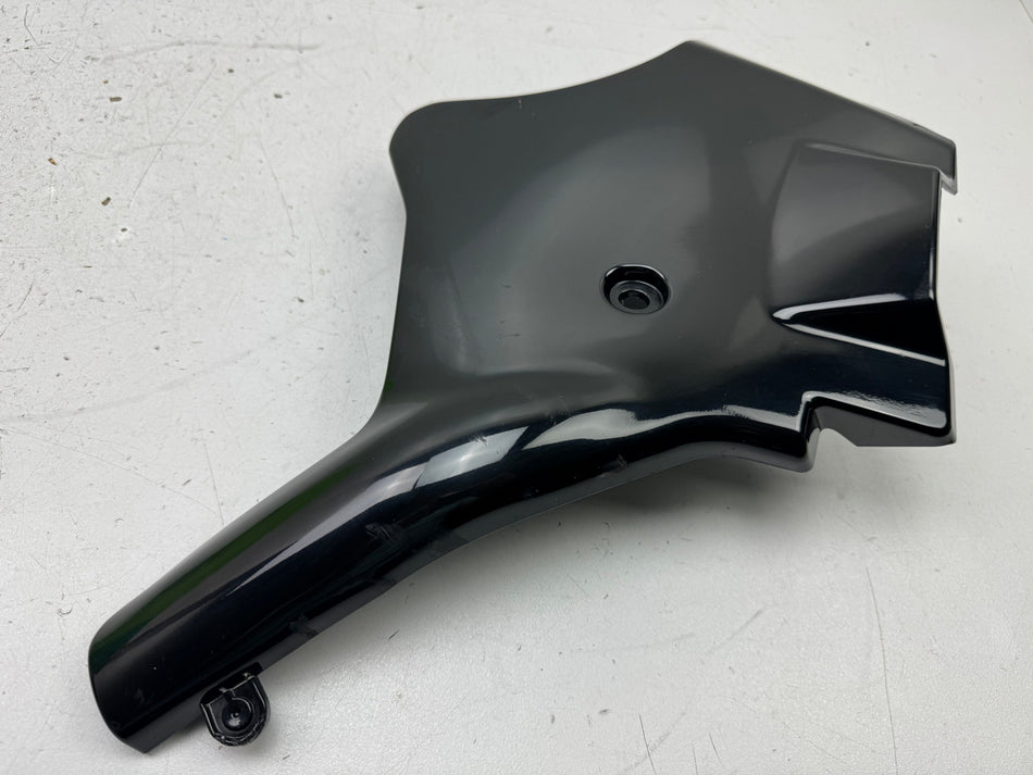 SUZUKI VLR 1800 T WVCT C 1800R Verkleidung Lenkkopf rechts Abdeckung Rahmen Cover