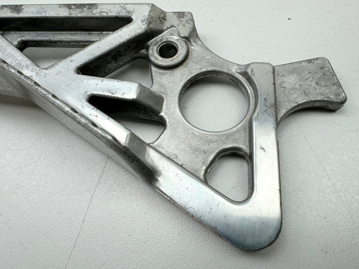 YAMAHA FZX 750 2MU (2JE) Footrest plate rear right footrest bracket pillion