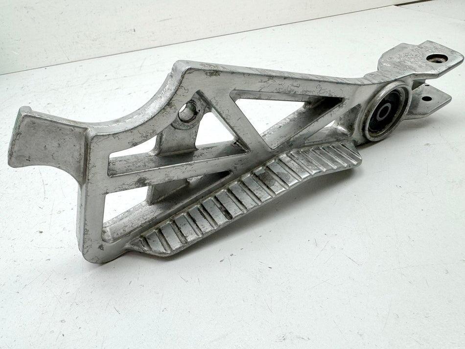 YAMAHA FZX 750 2MU (2JE) rear left footrest plate footrest carrier pillion