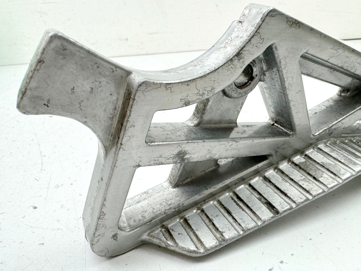 YAMAHA FZX 750 2MU (2JE) rear left footrest plate footrest carrier pillion