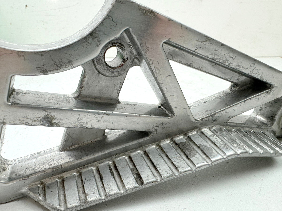 YAMAHA FZX 750 2MU (2JE) rear left footrest plate footrest carrier pillion