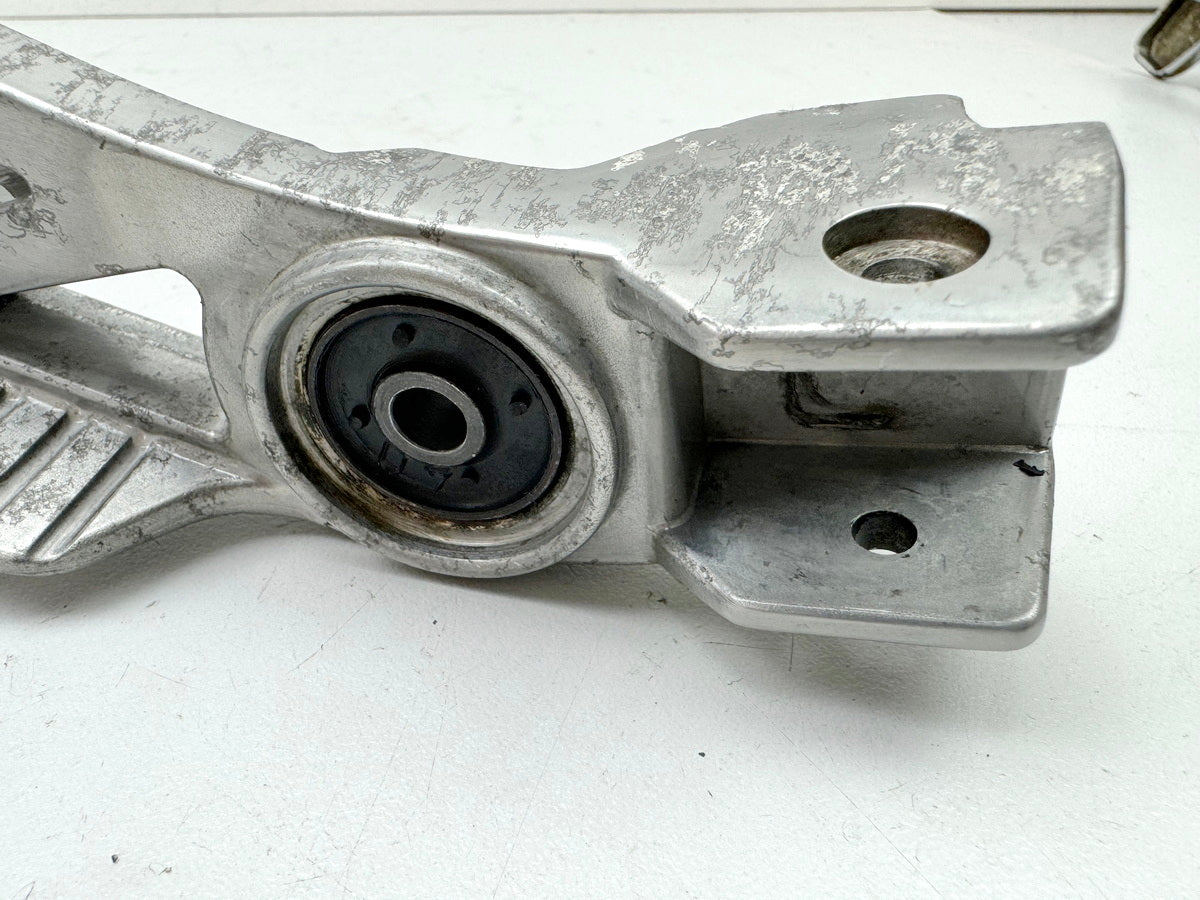 YAMAHA FZX 750 2MU (2JE) rear left footrest plate footrest carrier pillion