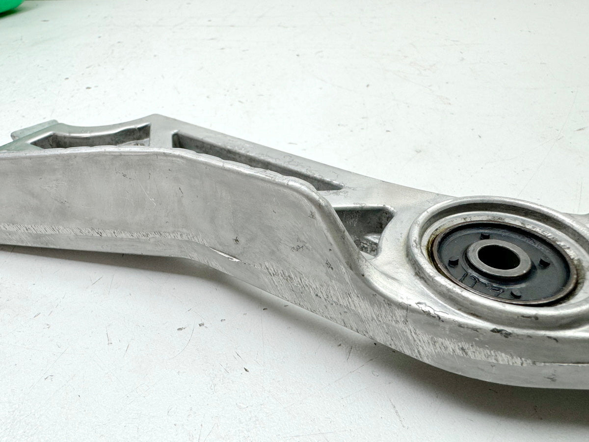 YAMAHA FZX 750 2MU (2JE) rear left footrest plate footrest carrier pillion