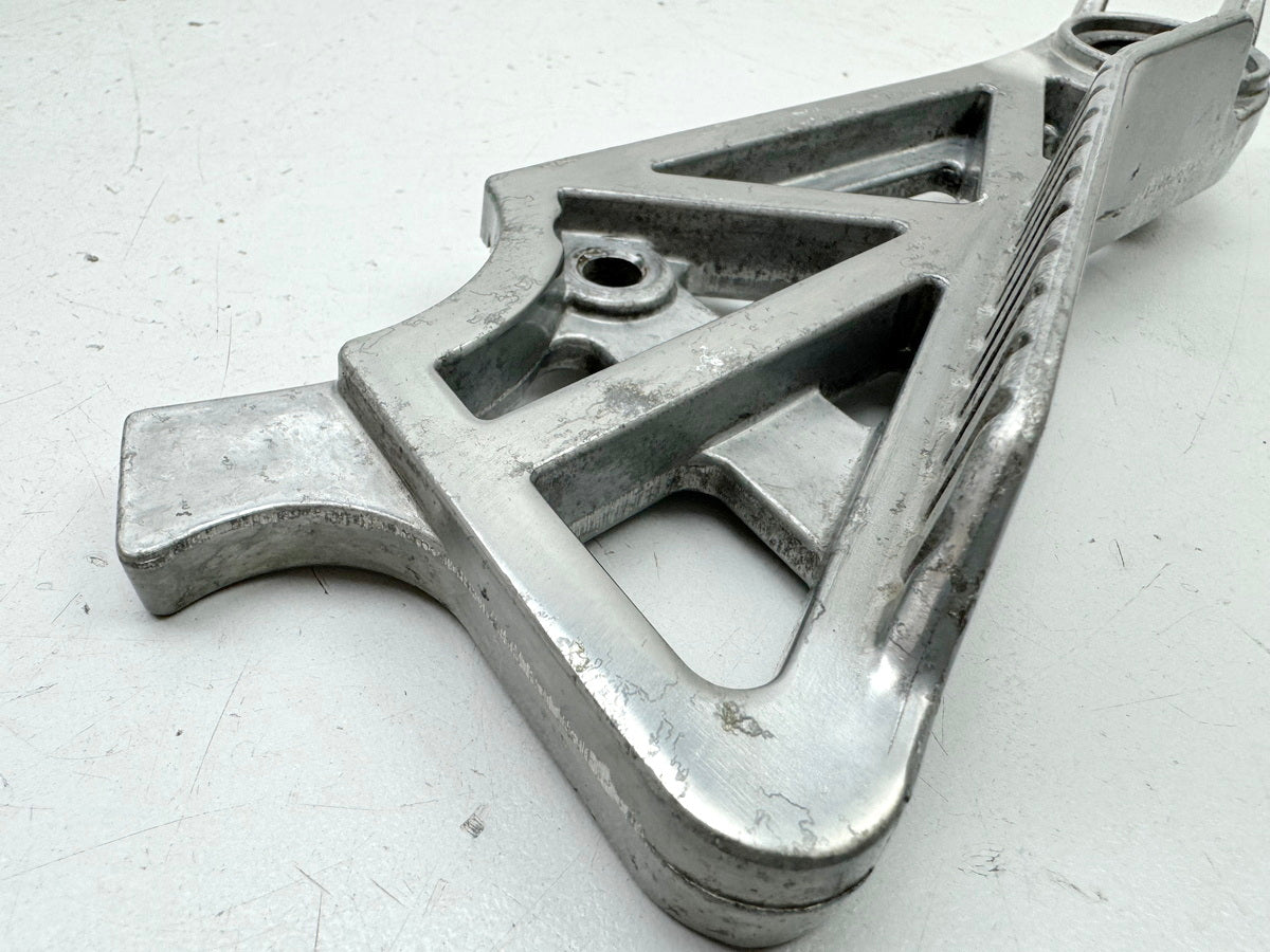 YAMAHA FZX 750 2MU (2JE) rear left footrest plate footrest carrier pillion