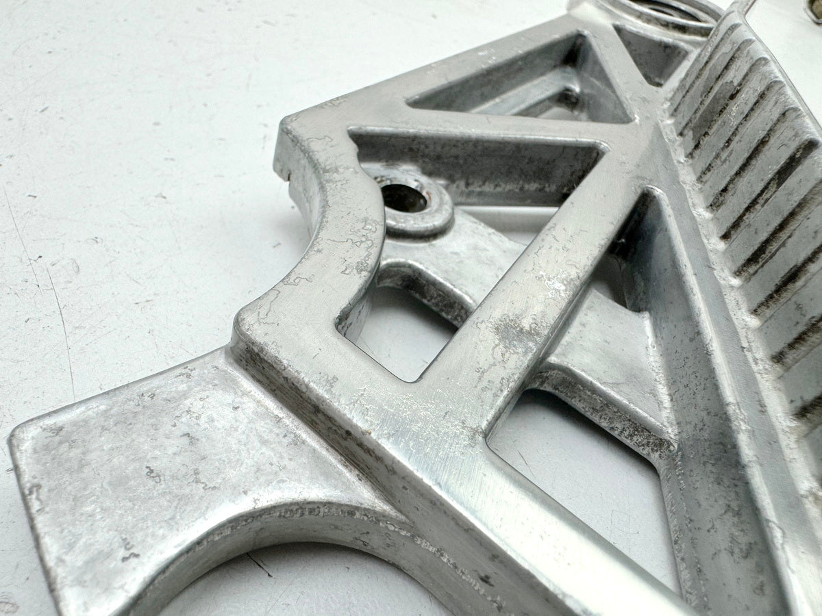 YAMAHA FZX 750 2MU (2JE) rear left footrest plate footrest carrier pillion