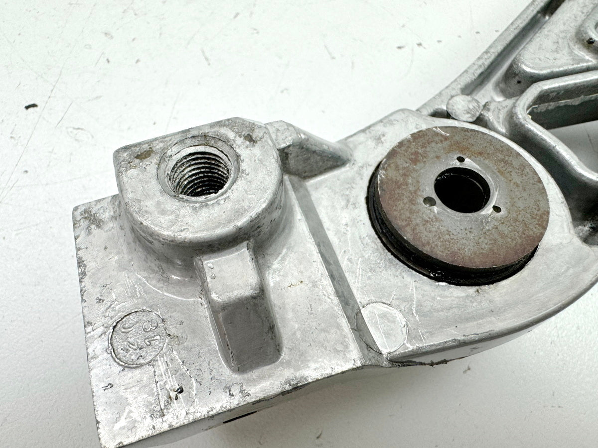 YAMAHA FZX 750 2MU (2JE) rear left footrest plate footrest carrier pillion