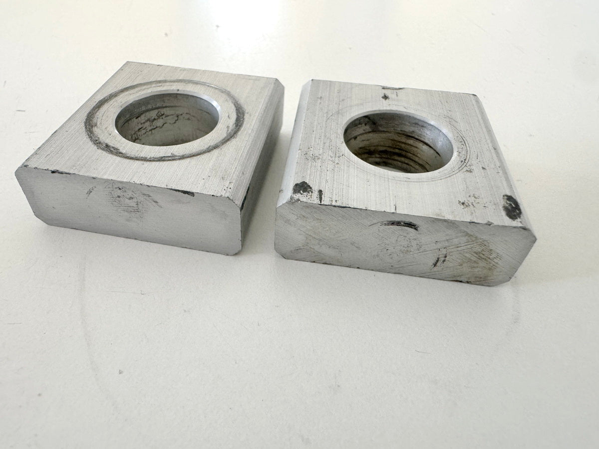 Honda CBR 900 SC28 Kettenspanner Ketteneinsteller Schwinge Felge Hinterrad 92-95