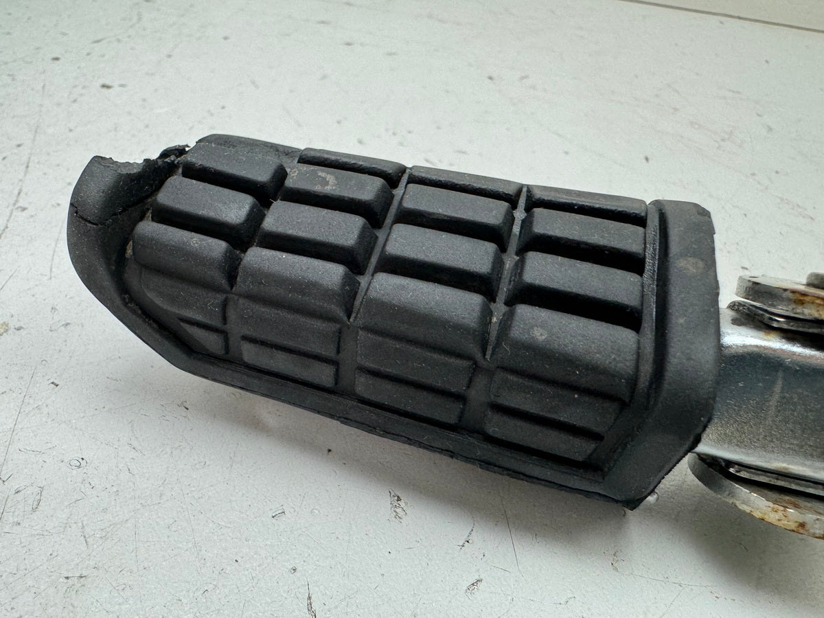 YAMAHA FZX 750 2MU (2JE) Footrest plate left front Footrest support Footrest