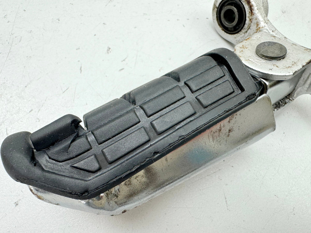YAMAHA FZX 750 2MU (2JE) Footrest plate right front footrest holder footrest