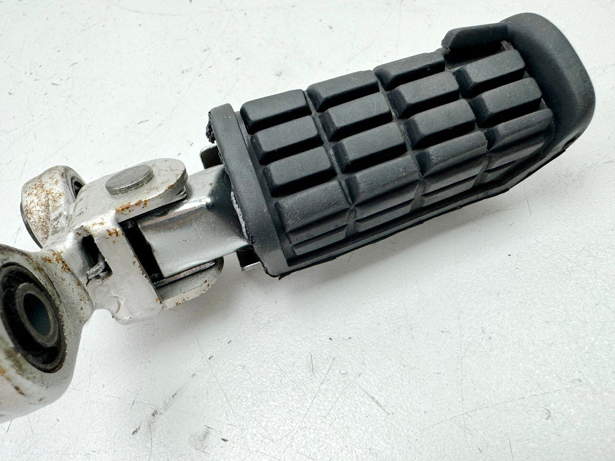 YAMAHA FZX 750 2MU (2JE) Footrest plate right front footrest holder footrest