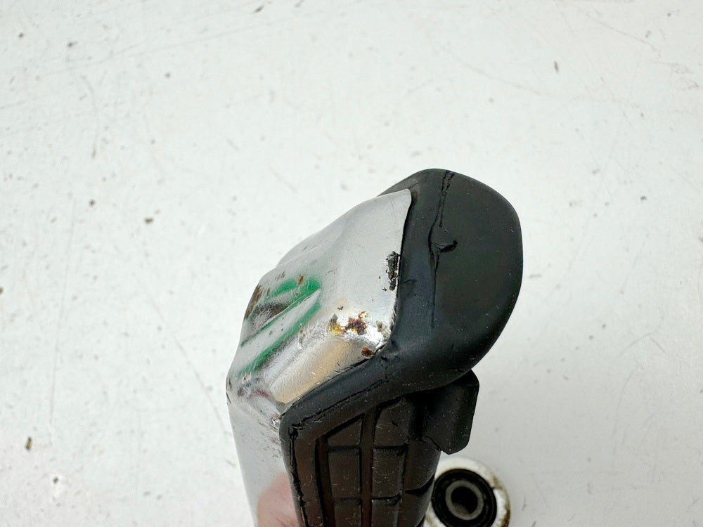 YAMAHA FZX 750 2MU (2JE) Footrest plate right front footrest holder footrest