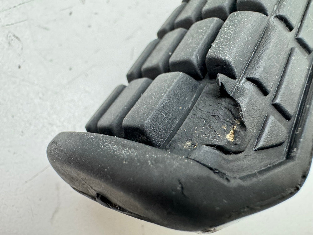 YAMAHA FZX 750 2MU (2JE) Footrest plate right front footrest holder footrest