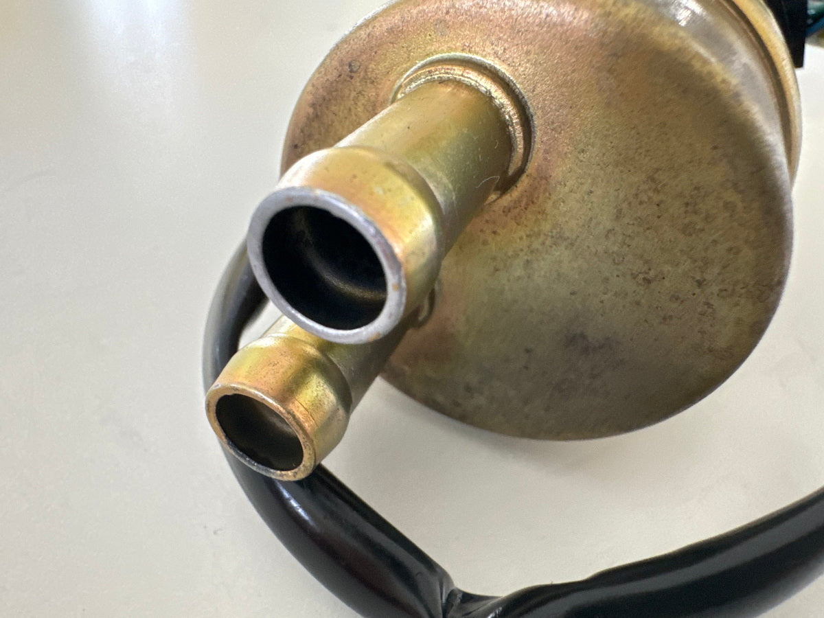 Honda CBR 900 SC28 Benzinpumpe Kraftstoffpumpe Mitsubishi original f. Tank 92-95