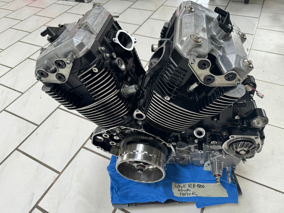 SUZUKI VLR 1800 T WVCT C 1800 R Motor Kurbelwelle Zylinderkopf Getriebe 37841 km
