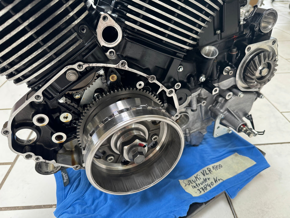 SUZUKI VLR 1800 T WVCT C 1800 R Motor Kurbelwelle Zylinderkopf Getriebe 37841 km
