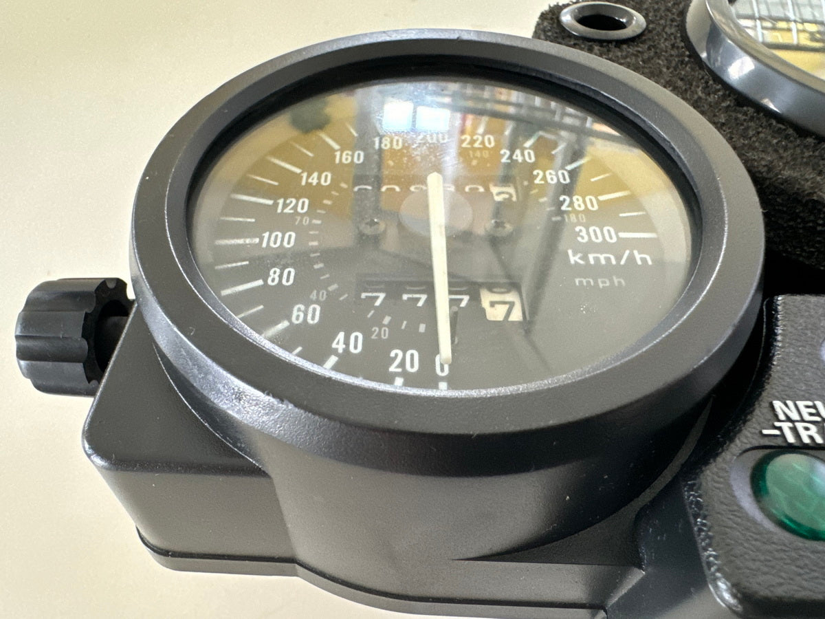 Honda CBR 900 SC28 Tacho Cockpit Drehzahlmesser Instrumente Speedometer 92-93