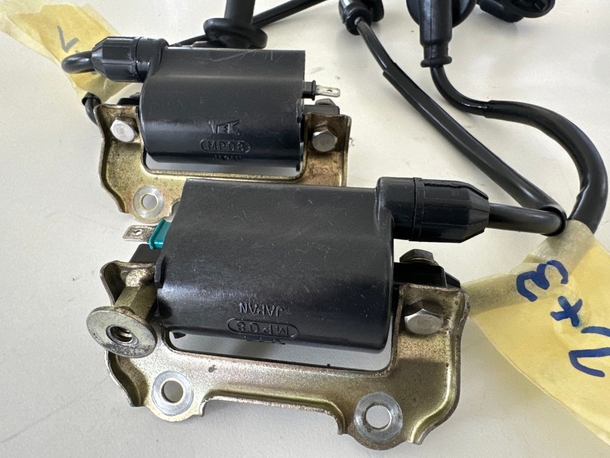 Honda CBR 900 SC28 Zündspule 1+4 & 2+3 Zündkerzenstecker Ignition Coil 92-95