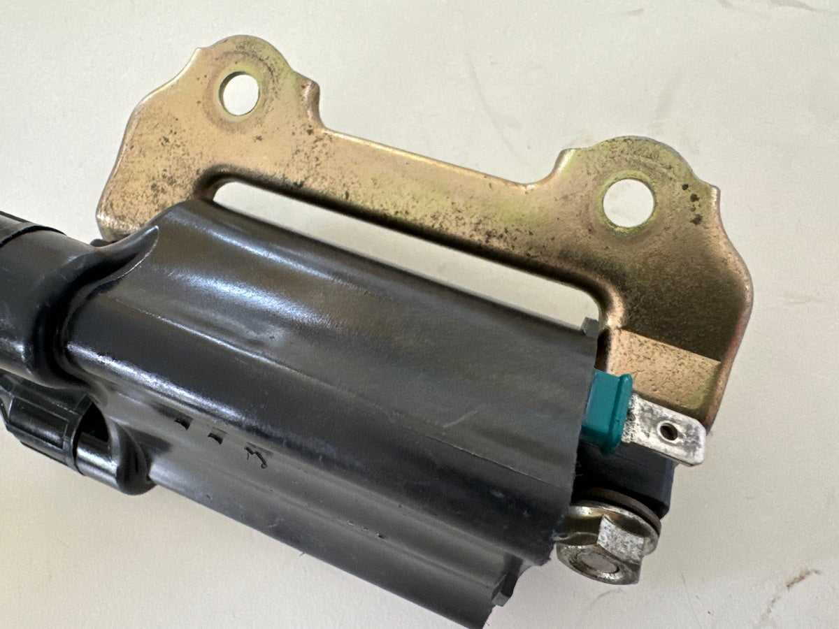Honda CBR 900 SC28 Zündspule 1+4 & 2+3 Zündkerzenstecker Ignition Coil 92-95
