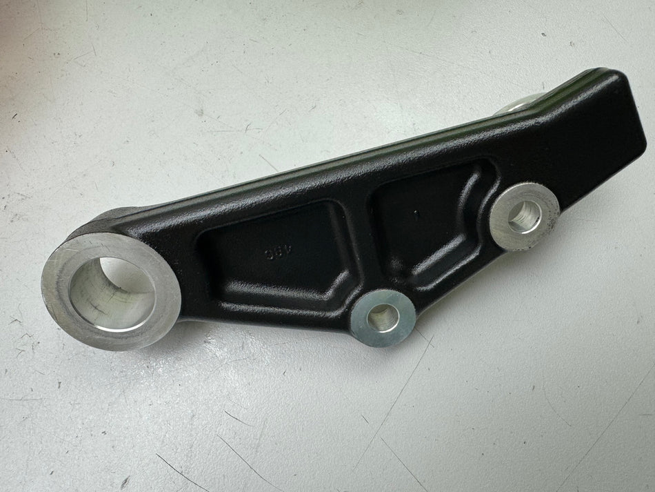 SUZUKI VLR 1800 T WVCT C 1800 R Bremsankerplatte Halter Bremssattel hinten