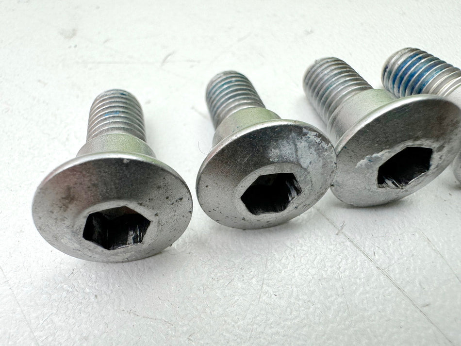 SUZUKI VLR 1800 T WVCT C 1800R Schrauben für Bremsscheibe hinten Felge original