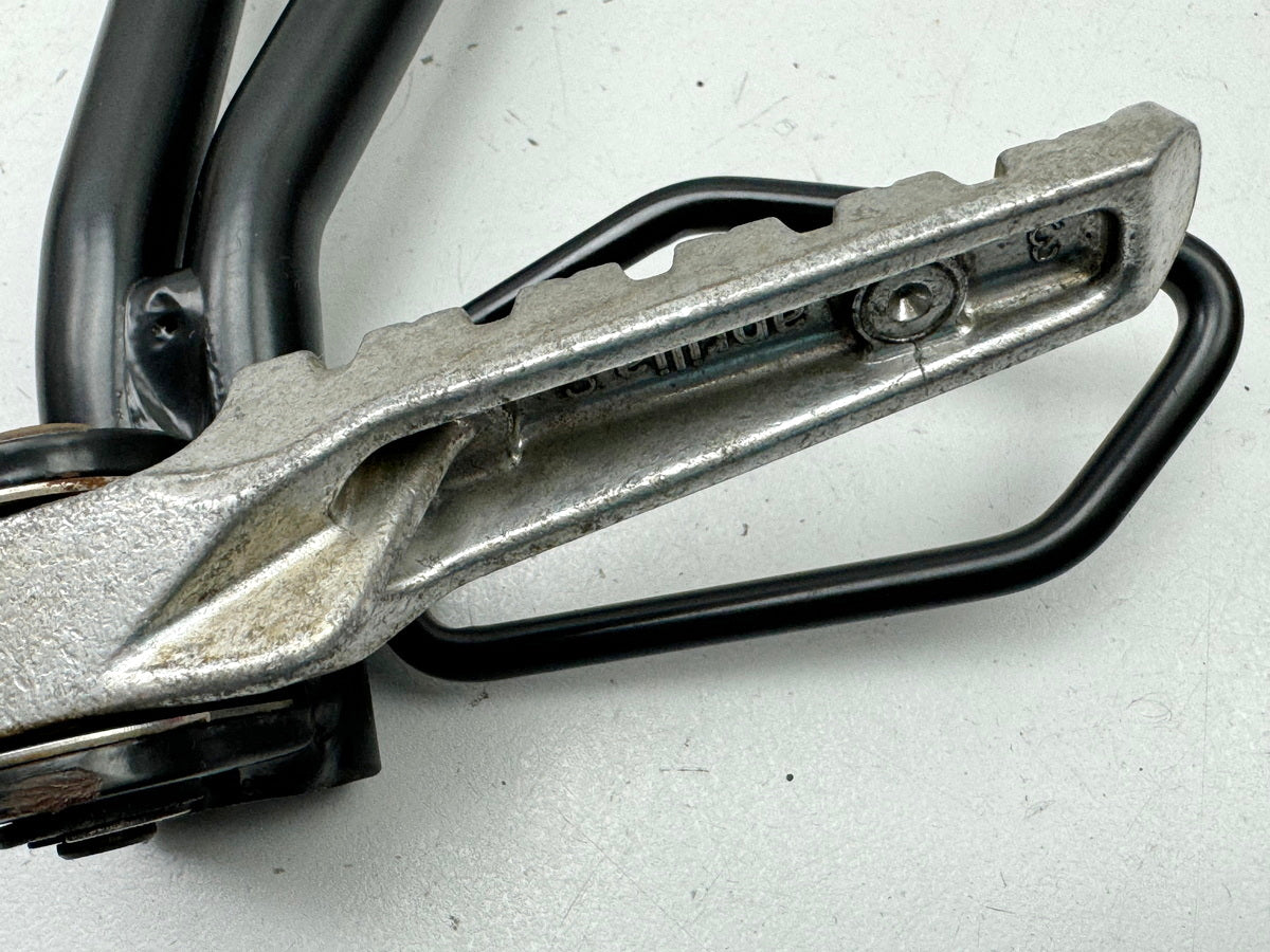 APRILIA RS 125 XA GP Replica Fußrastenanlage Sozius links hinten Halter Fußraste