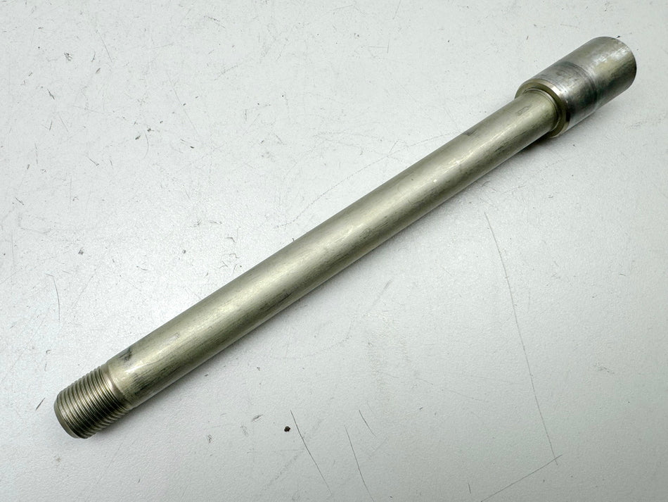 SUZUKI VLR 1800 T WVCT C 1800 R Schwingachse Achse Schwinge Shaft für Rahmen