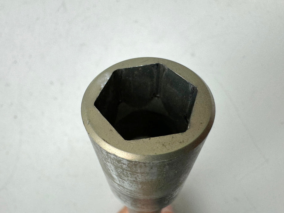 SUZUKI VLR 1800 T WVCT C 1800 R Schwingachse Achse Schwinge Shaft für Rahmen