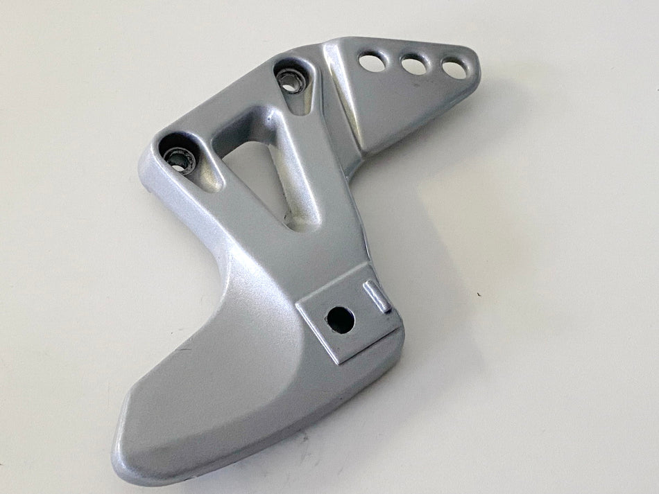 BMW F 650 169 soporte estribera acompañante derecha soporte estribera placa estribera
