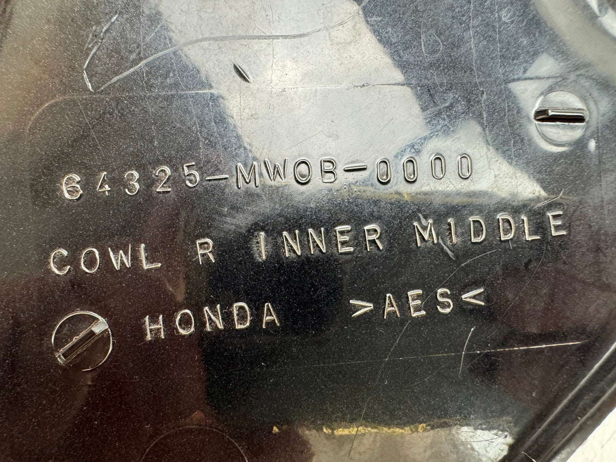 Honda CBR900 SC28 Verkleidung innen rechts Windlauf Abdeckung Cover Blende 92-93
