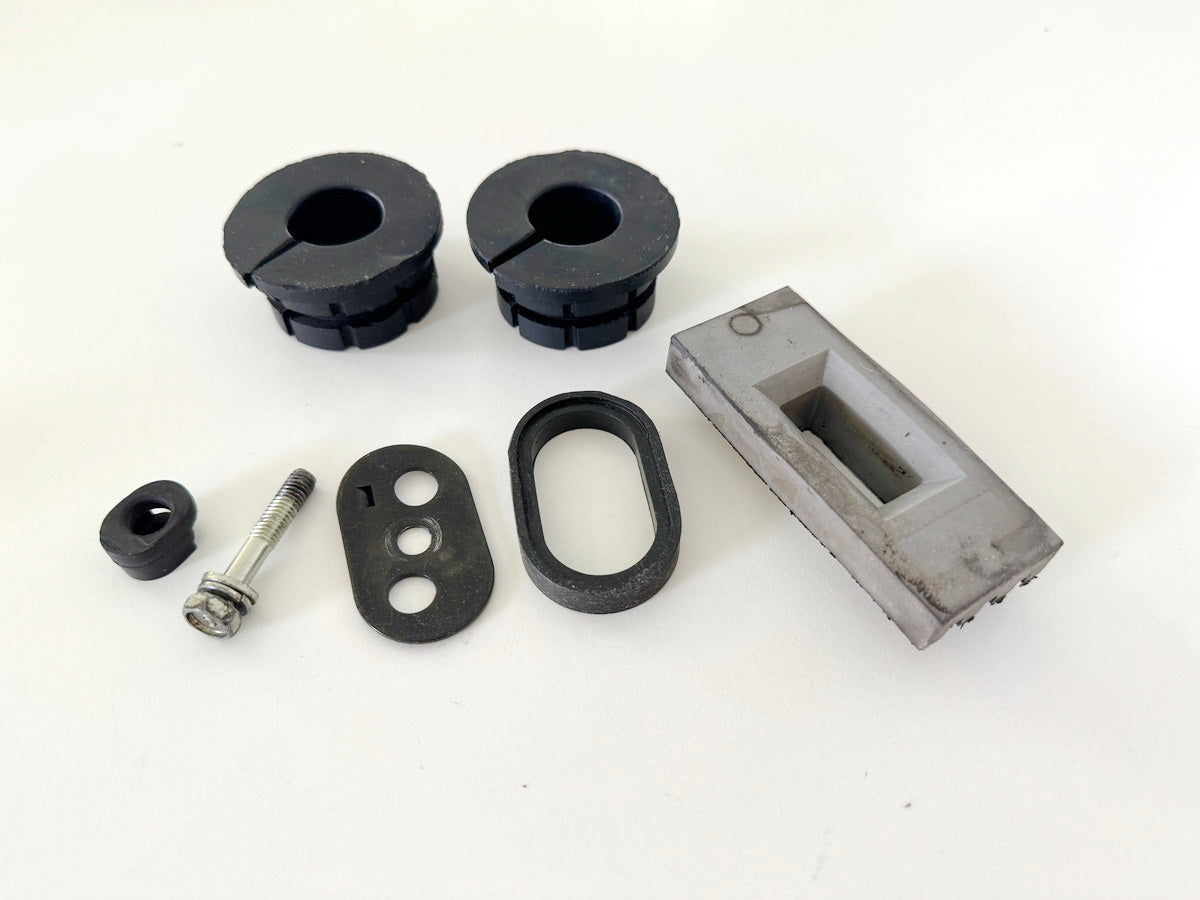 YAMAHA FZX 750 2MU (2JE) Tank Rubbers Damper Buffers Holder Support Screw
