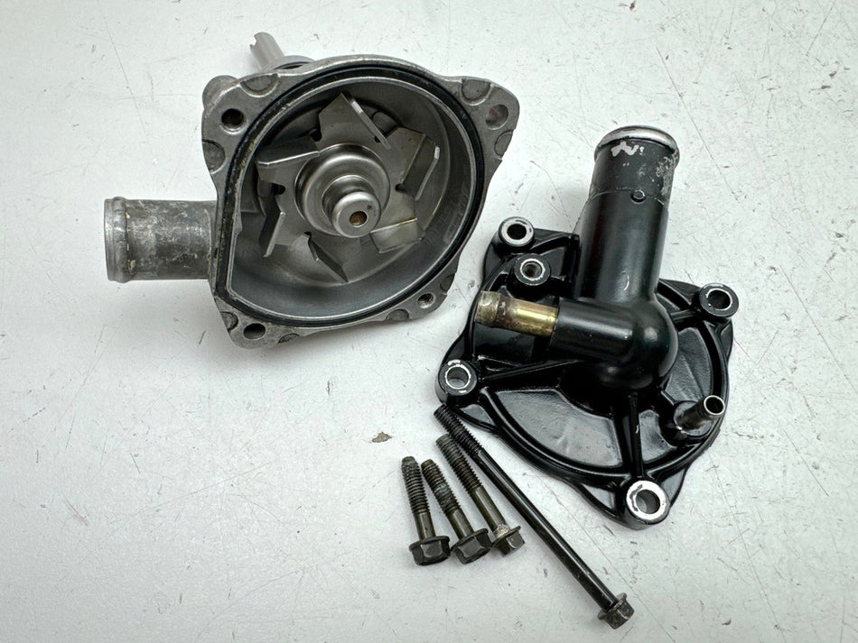 Honda CBR 900 SC28 Wasserpumpe Flügelrad Deckel Motor Motordeckel 92-95