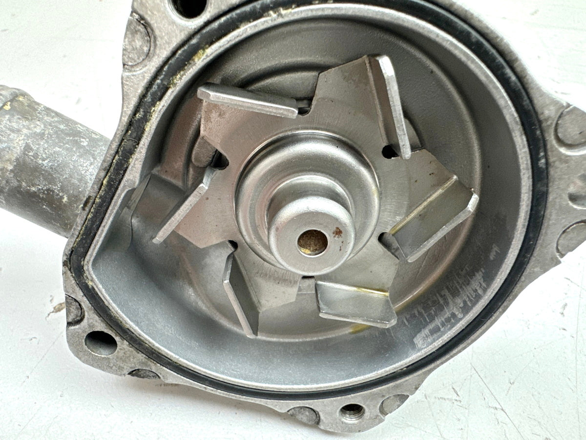 Honda CBR 900 SC28 Wasserpumpe Flügelrad Deckel Motor Motordeckel 92-95