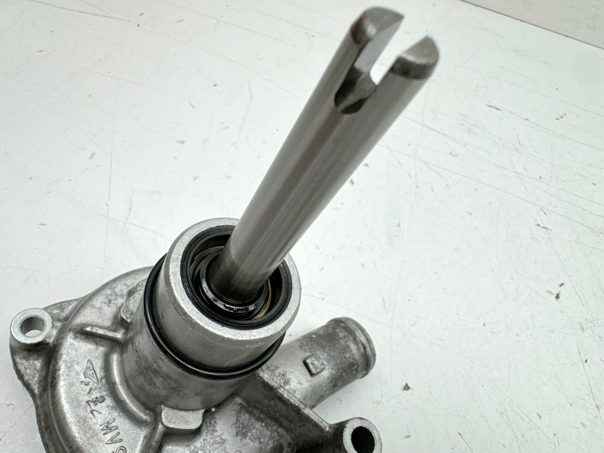 Honda CBR 900 SC28 Wasserpumpe Flügelrad Deckel Motor Motordeckel 92-95