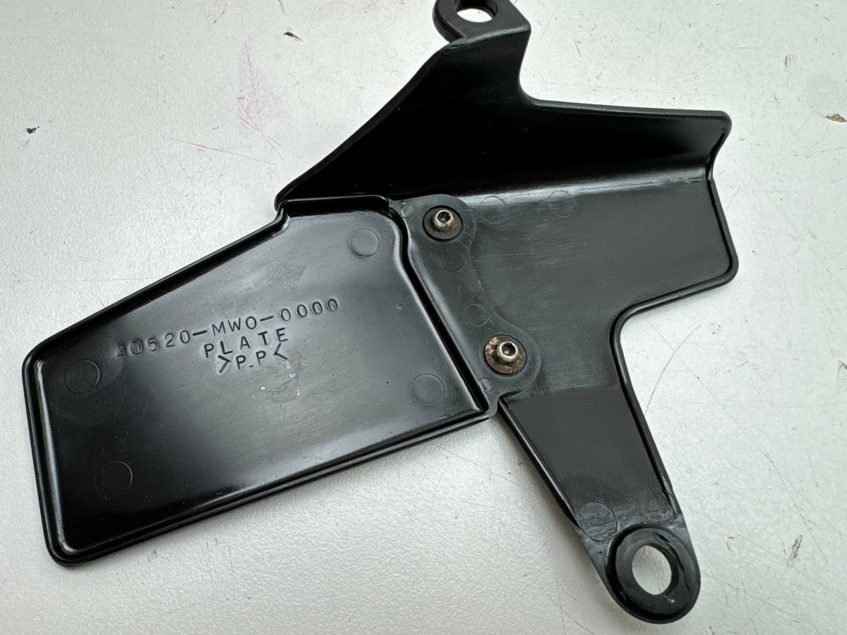 Honda CBR 900 SC28 Kettenschutz unten Abdeckung Kettenkasten Gehäuse Kette 92-95