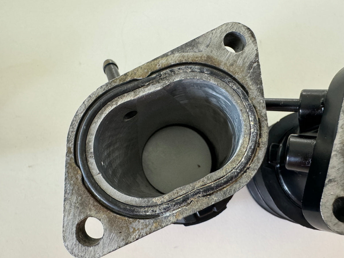 YAMAHA FZX 750 2MU (2JE) Intake Manifold Boots Trumpets Rubbers (for Engine Carburetor)