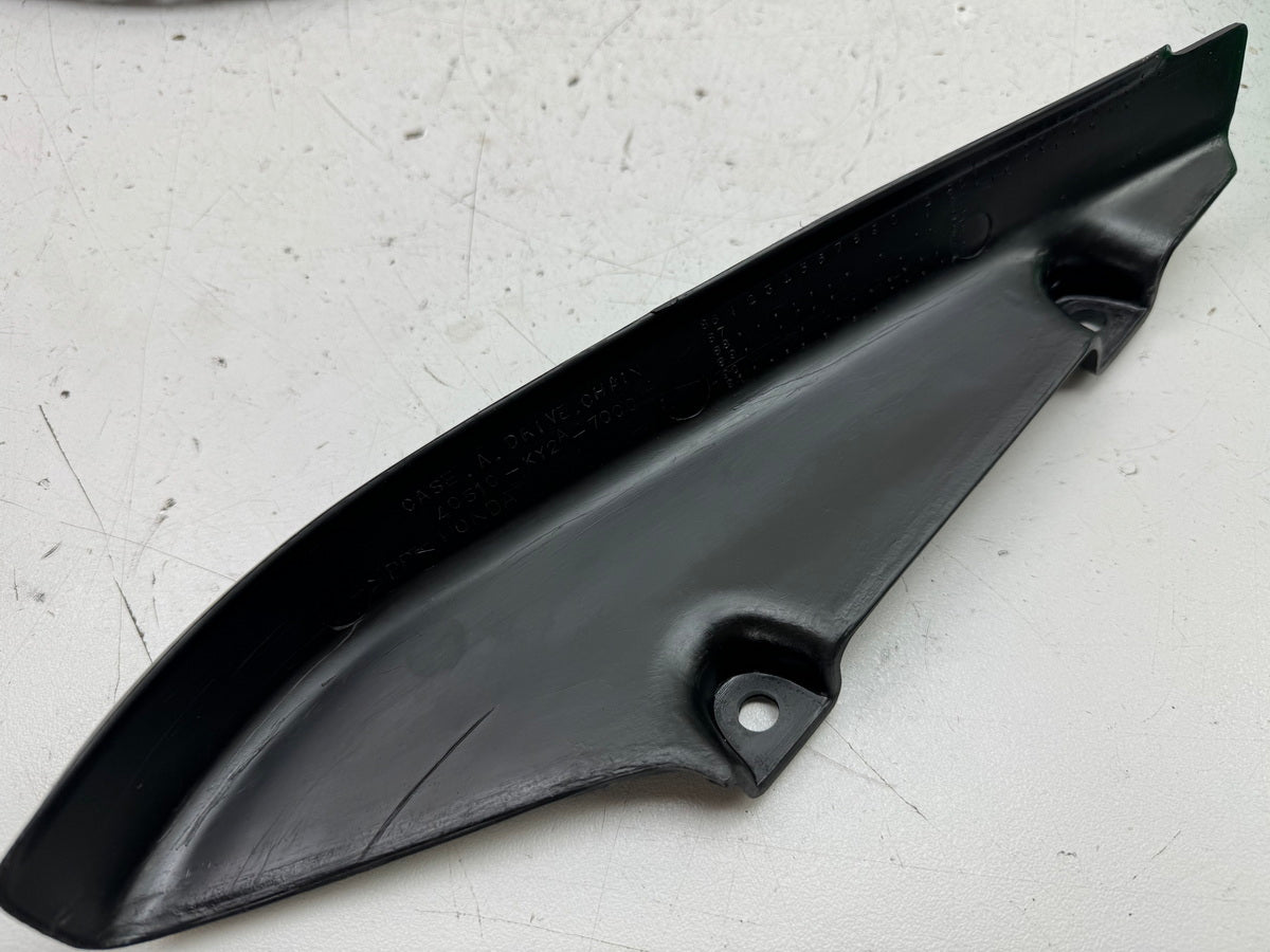 Honda CBR 900 SC28 Kettenschutz oben Abdeckung Kettenkasten Gehäuse Kette 92-95