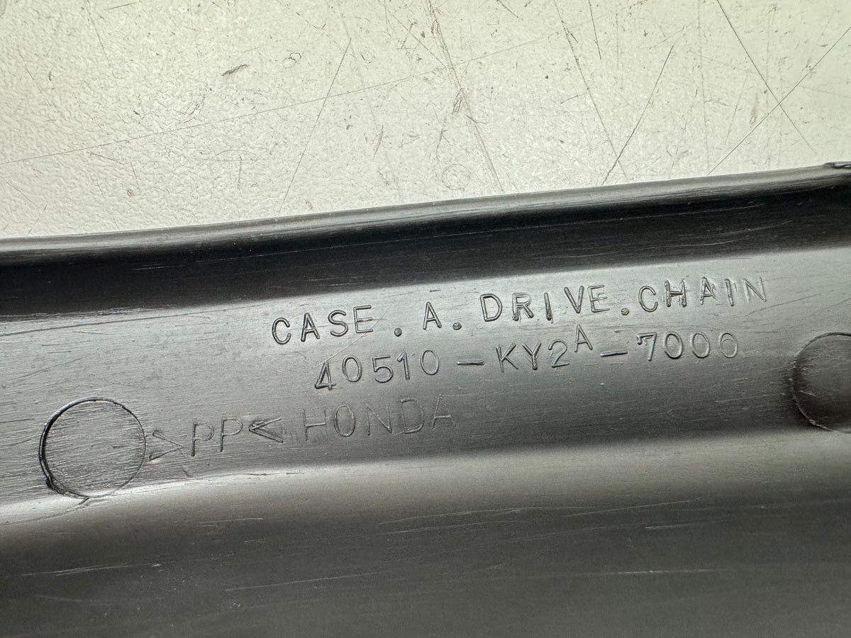 Honda CBR 900 SC28 Kettenschutz oben Abdeckung Kettenkasten Gehäuse Kette 92-95