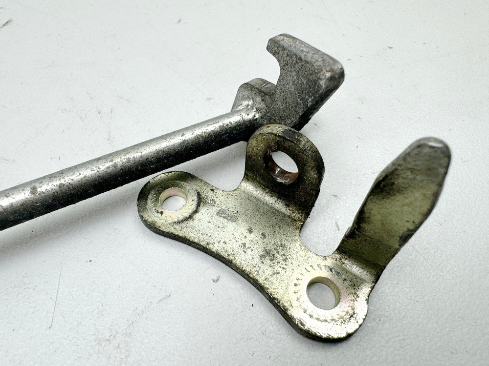 YAMAHA FZX 750 2MU (2JE) Seat Lock Latch Catch Holder