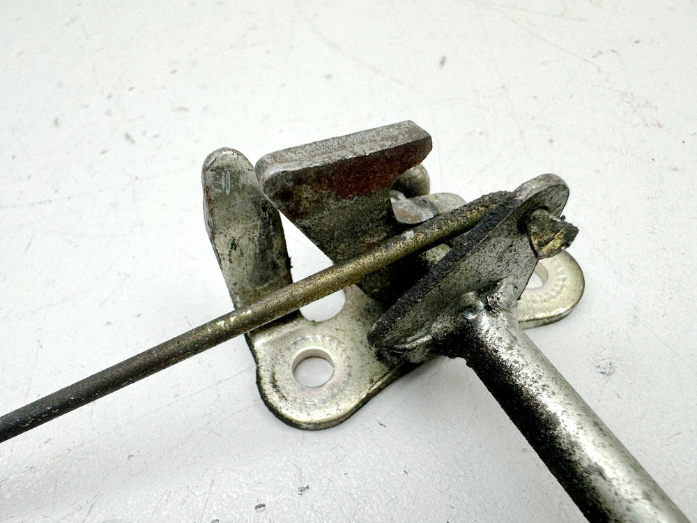 YAMAHA FZX 750 2MU (2JE) Seat Lock Latch Catch Holder