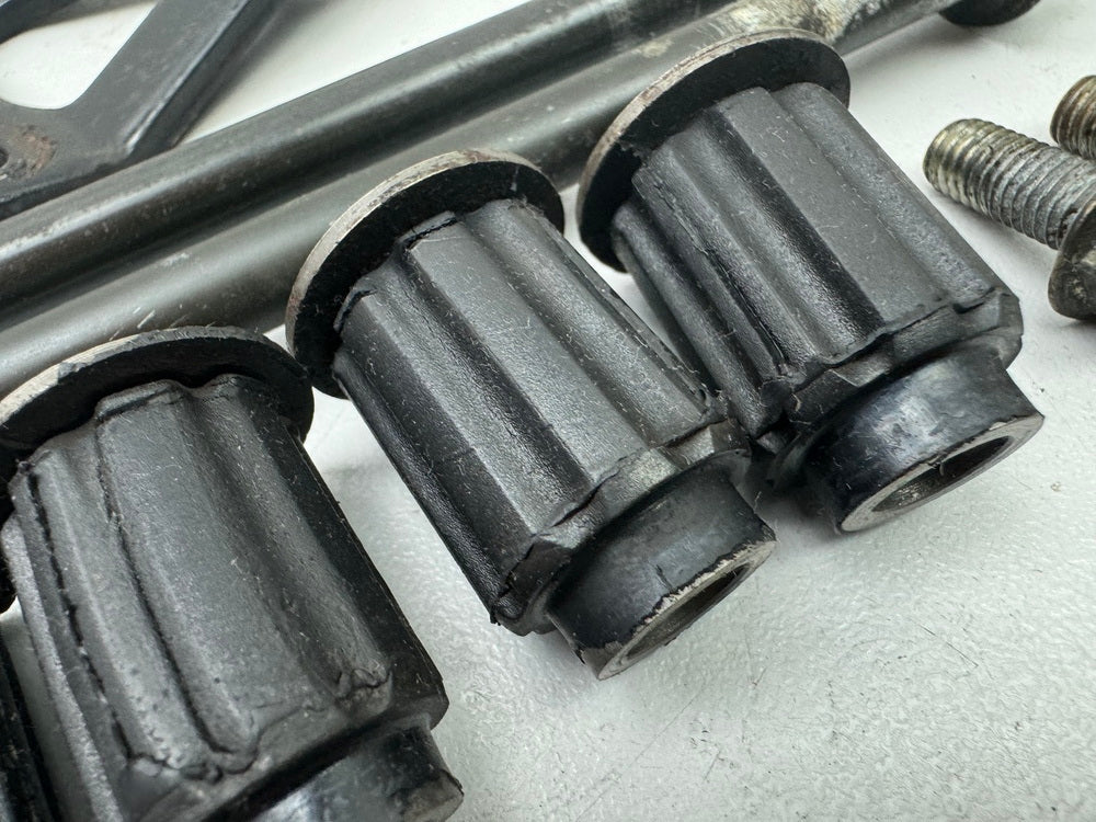 YAMAHA FZX 750 2MU (2JE) Bracket Engine Screws Nuts Bolts Engine Mount