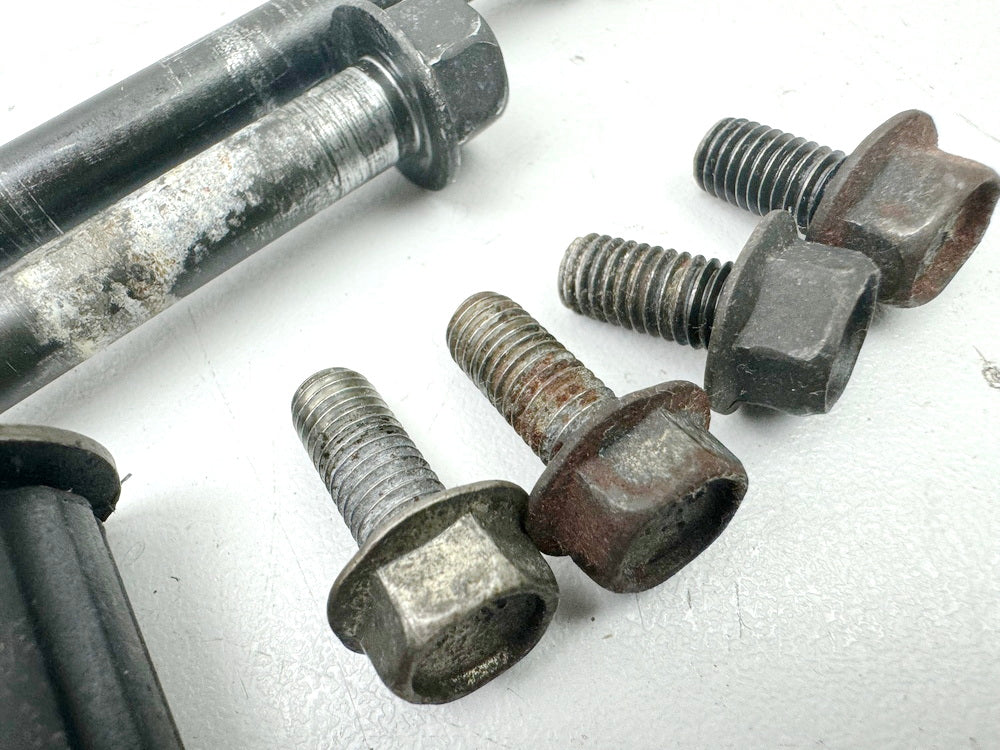 YAMAHA FZX 750 2MU (2JE) Bracket Engine Screws Nuts Bolts Engine Mount