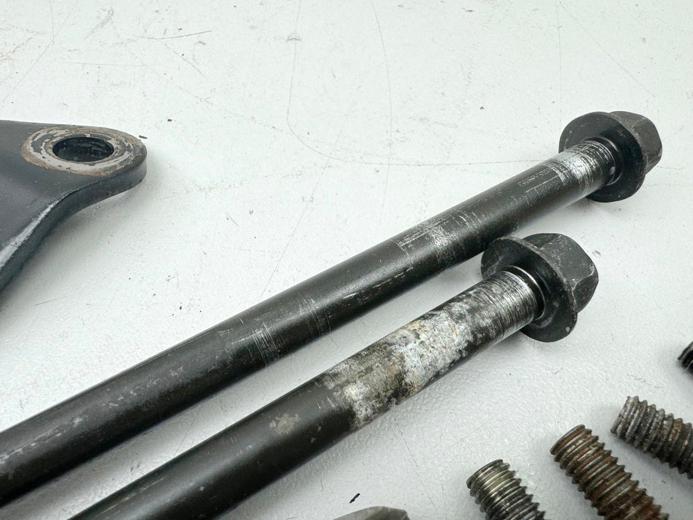 YAMAHA FZX 750 2MU (2JE) Bracket Engine Screws Nuts Bolts Engine Mount