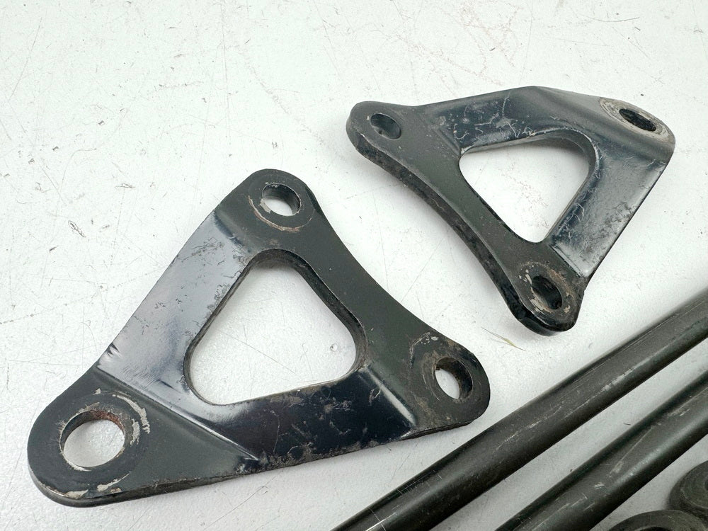 YAMAHA FZX 750 2MU (2JE) Bracket Engine Screws Nuts Bolts Engine Mount
