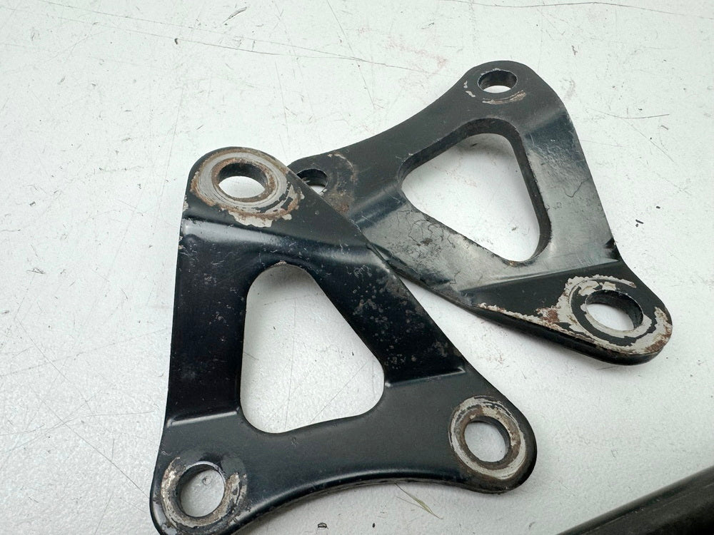 YAMAHA FZX 750 2MU (2JE) Bracket Engine Screws Nuts Bolts Engine Mount