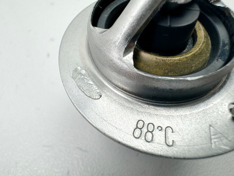SUZUKI VLR 1800 T WVCT C 1800 R Thermostat original für Kühlkeislauf Motor Kühler