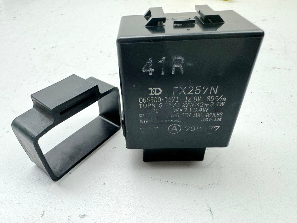 YAMAHA FZX 750 2MU (2JE) Flasher Relay original Flasher Unit Flasher Relay 41R-71